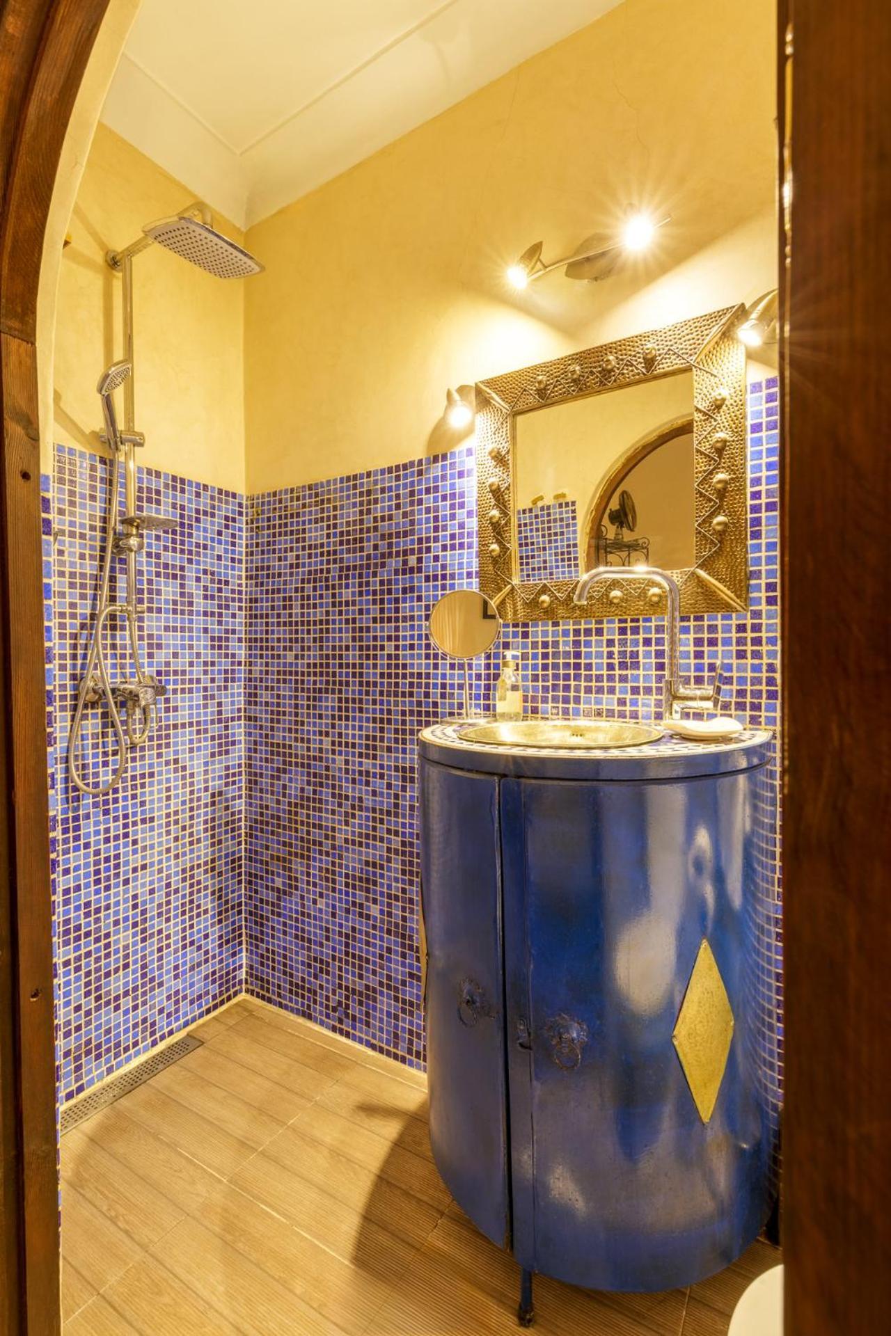 Dar Khmissa Riad & Spa 马拉喀什 客房 照片